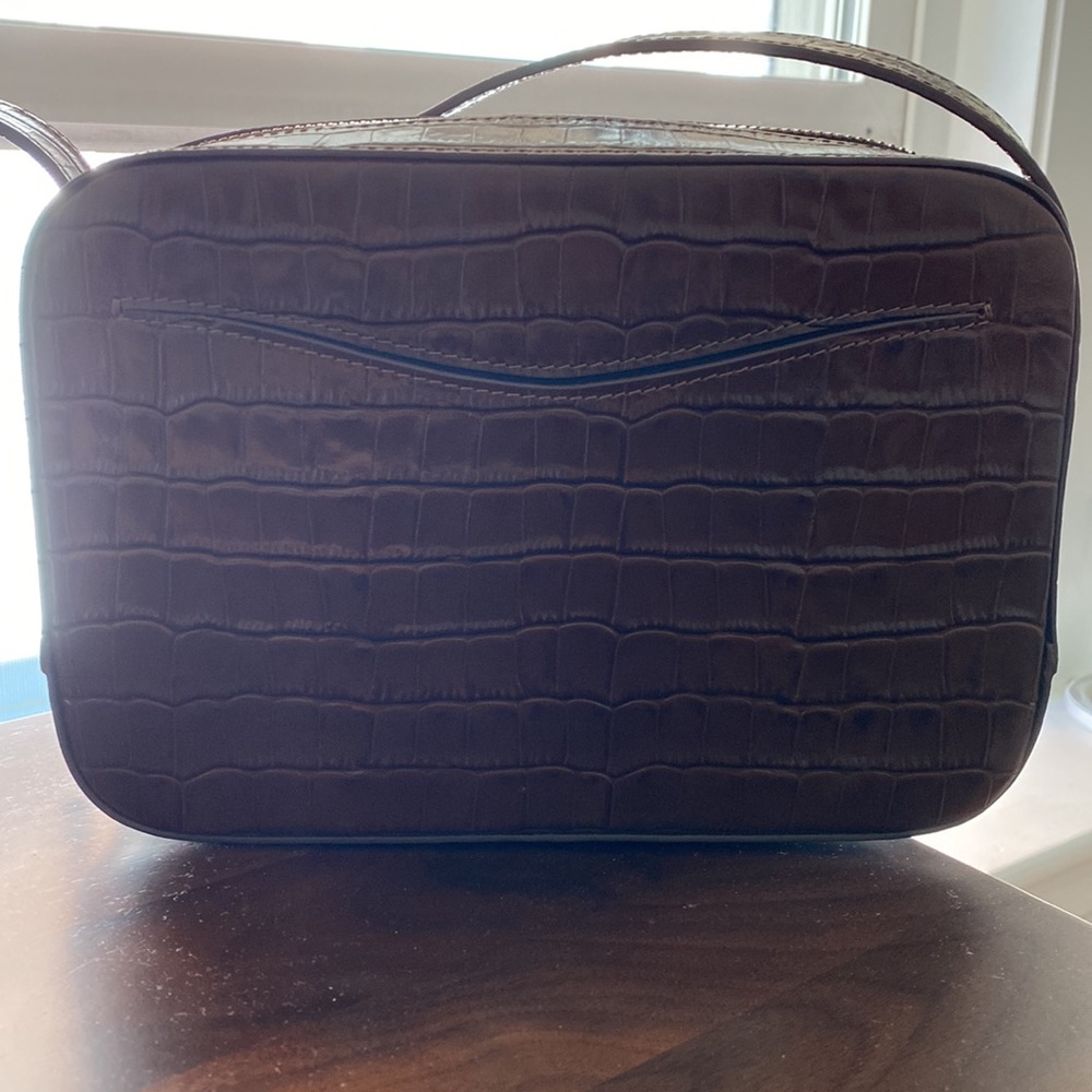 CUYANA CROC EMBOSSED CAMERA BAG
